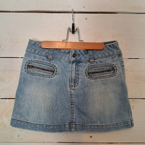 American Eagle Outfitters Dresses & Skirts - Women’s Vintage American Eagle Outfitters Light Wash Denim Skirt Size 2